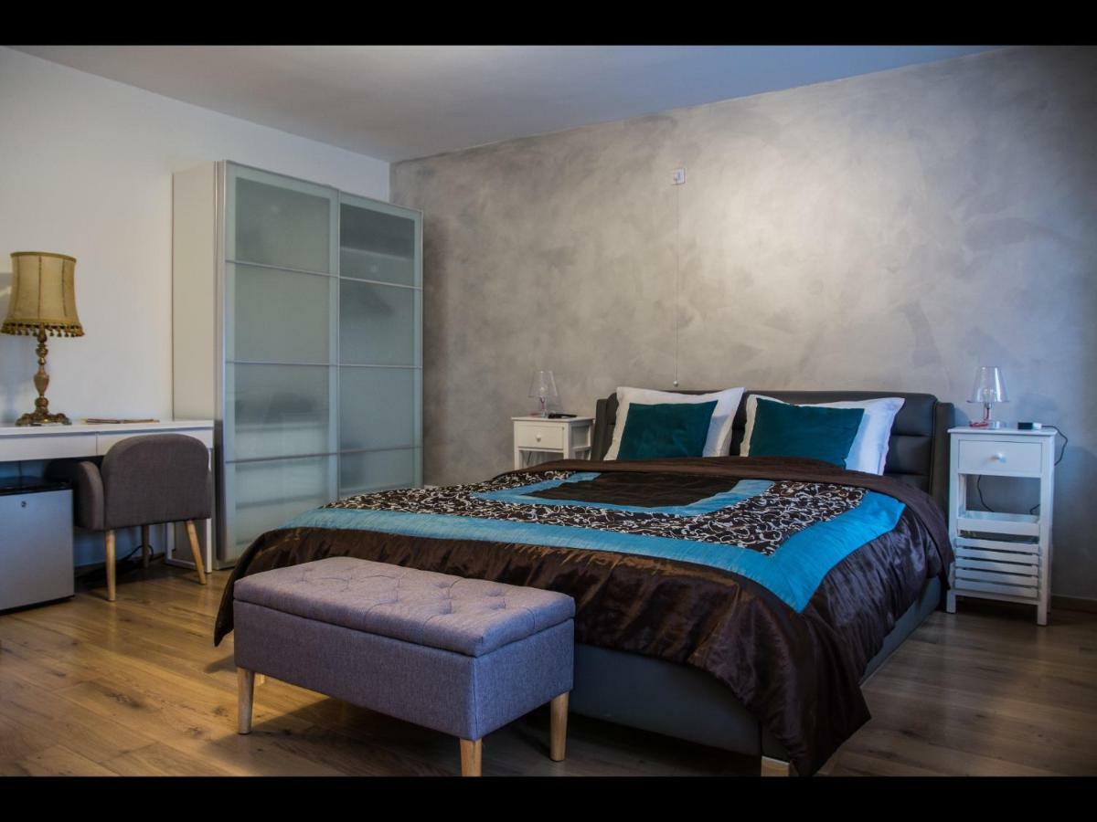 Au Manoir Des Vallees Maffe ภายนอก รูปภาพ