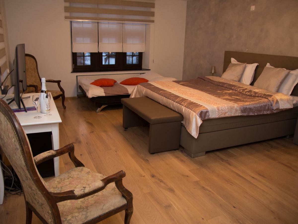 Au Manoir Des Vallees Maffe ภายนอก รูปภาพ